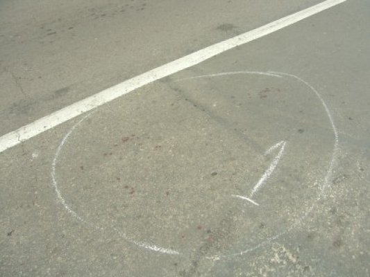 S-a răsturnat cu maşina, pe DN3